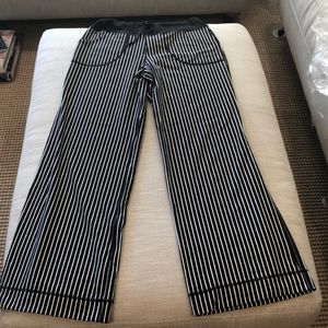 Lululemon nylon pants size 8 reg